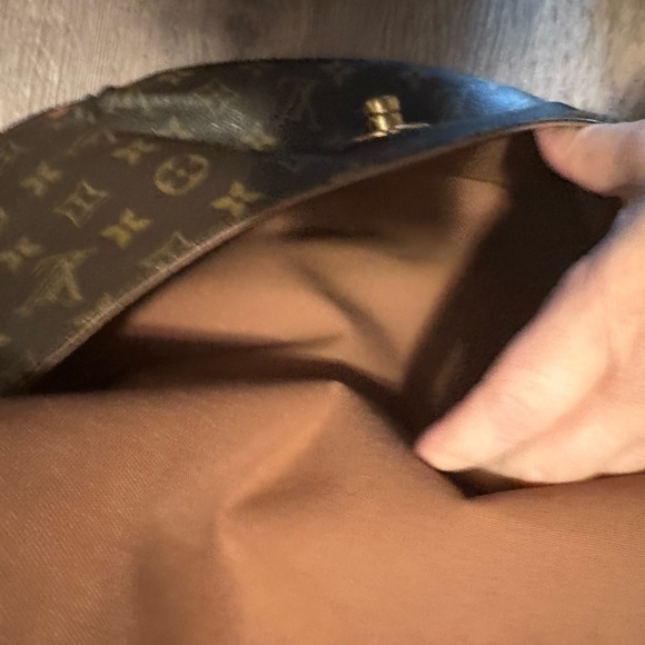 Beautiful LV Tulum GM Shoulder bag. - Picture 4 of 5